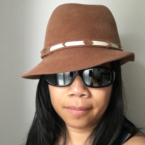 🆑HP✨Helen Kaminski Koschka Asymmetrical Cloche ✨ - Picture 7 of 7